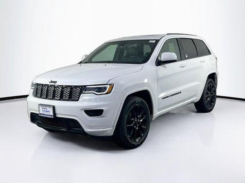 2022 Jeep Grand Cherokee Laredo