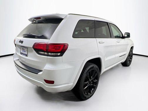 2022 Jeep Grand Cherokee Laredo