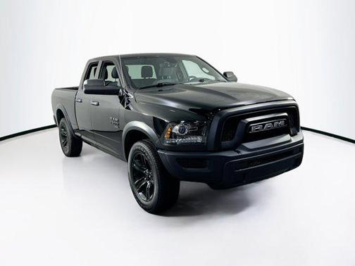 Diamond Black Crystal Pearlcoat 2023 RAM 1500 Classic Warlock Quad Cab 4x4 6'4' Box
