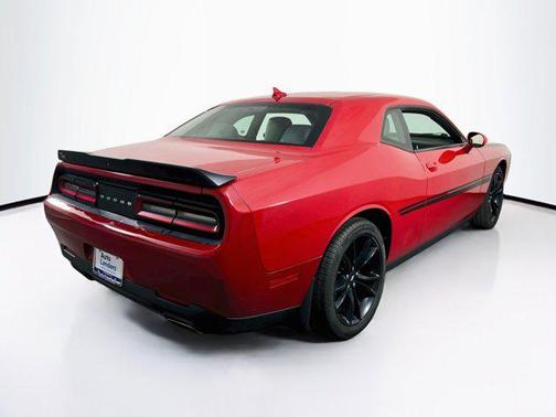 Redline Red Tricoat Pearl 2018 Dodge Challenger SXT