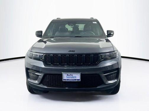 2022 Jeep Grand Cherokee Altitude