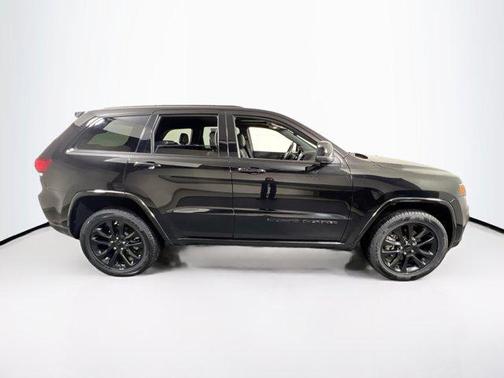 2022 Jeep Grand Cherokee Laredo