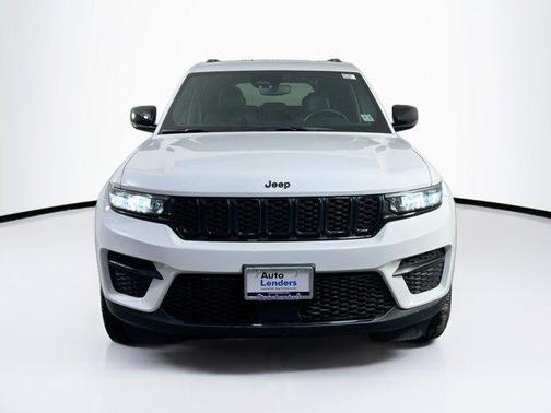 2022 Jeep Grand Cherokee Altitude