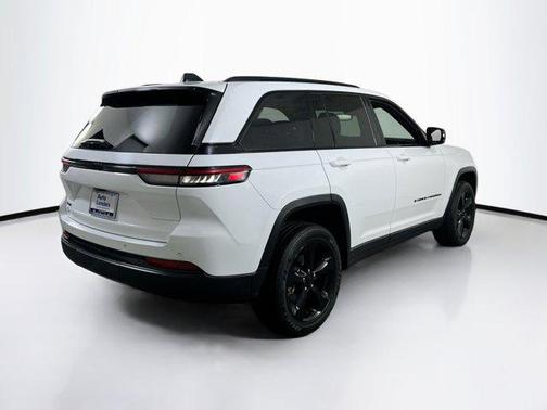 2022 Jeep Grand Cherokee Altitude