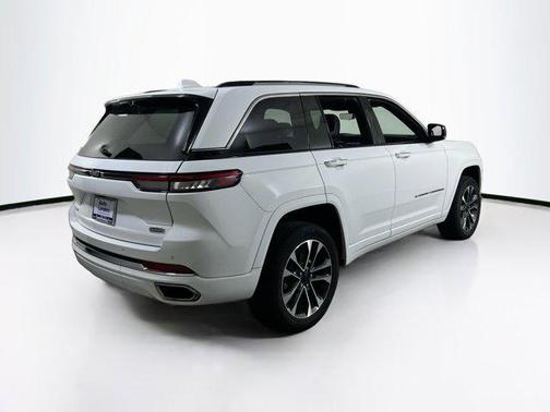 2022 Jeep Grand Cherokee Overland