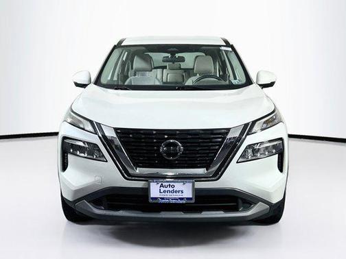 Pearl White Tricoat 2021 Nissan Rogue SV