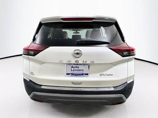 Pearl White Tricoat 2021 Nissan Rogue SV