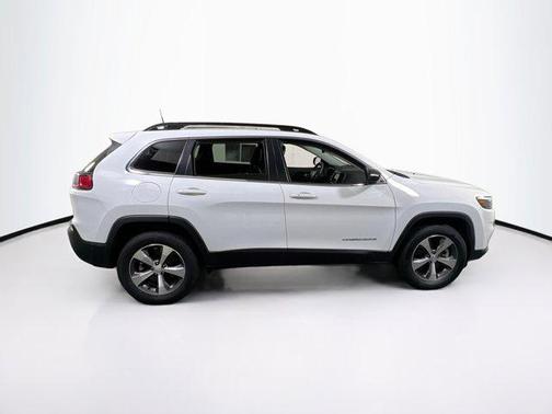 Bright White Clearcoat 2022 Jeep Cherokee Limited