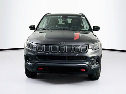 Granite Crystal Metallic Clearcoat 2022 Jeep Compass Trailhawk
