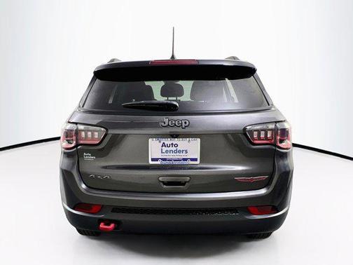 Granite Crystal Metallic Clearcoat 2022 Jeep Compass Trailhawk