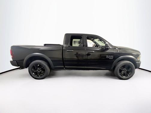 Diamond Black Crystal Pearlcoat 2023 RAM 1500 Classic Warlock Quad Cab 4x4 6'4' Box