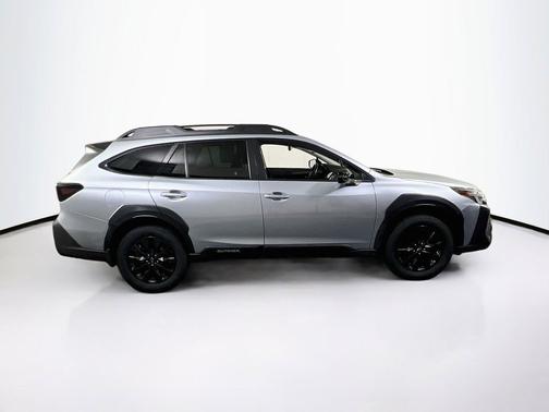 Ice Silver Metallic 2023 Subaru Outback Onyx Edition