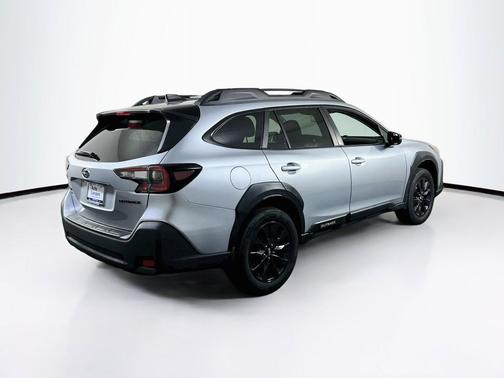 Ice Silver Metallic 2023 Subaru Outback Onyx Edition