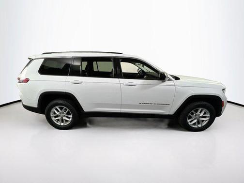 2022 Jeep Grand Cherokee L Laredo