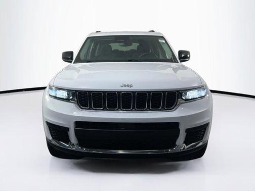2022 Jeep Grand Cherokee L Laredo