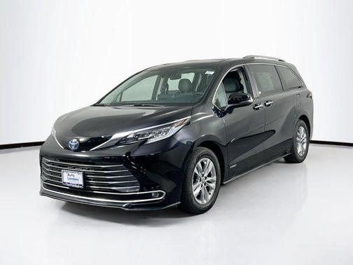 2021 Toyota Sienna Limited 7-Passenger