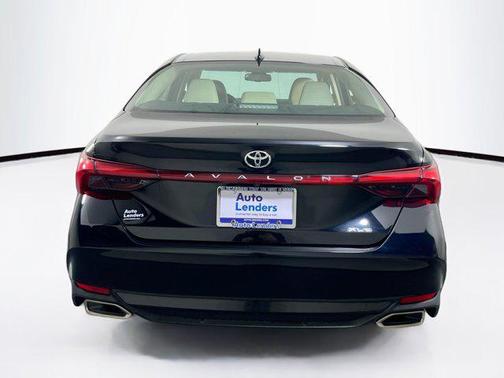 2019 Toyota Avalon XLE