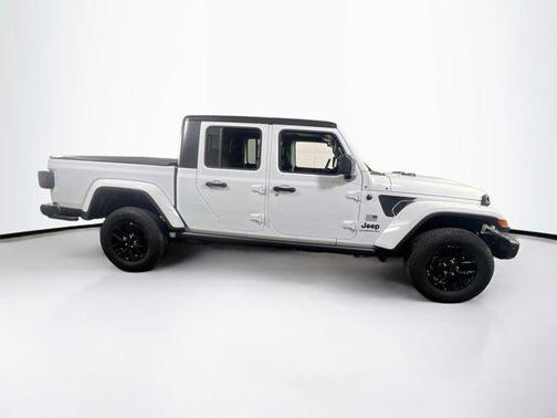 Bright White Clearcoat 2023 Jeep Gladiator Freedom 4x4