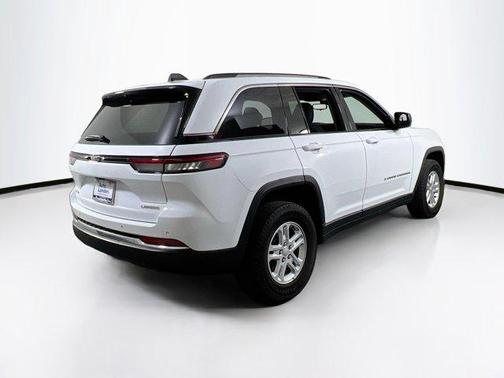 2022 Jeep Grand Cherokee Laredo