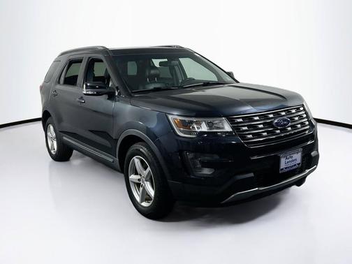 Gray 2017 Ford Explorer XLT