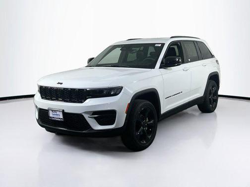 Bright White Clearcoat 2023 Jeep Grand Cherokee Altitude