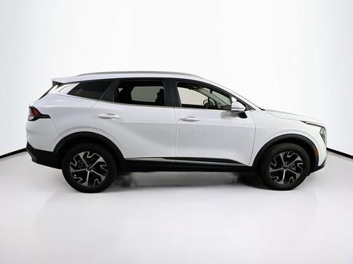 Glacial White Pearl 2023 Kia Sportage EX