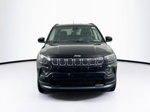 Diamond Black Crystal Pearlcoat 2022 Jeep Compass Latitude Lux