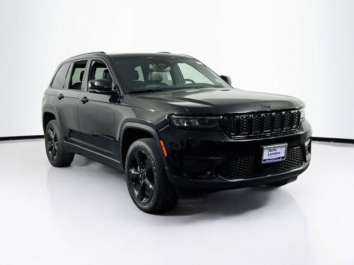 Diamond Black Crystal Pearlcoat 2023 Jeep Grand Cherokee Altitude