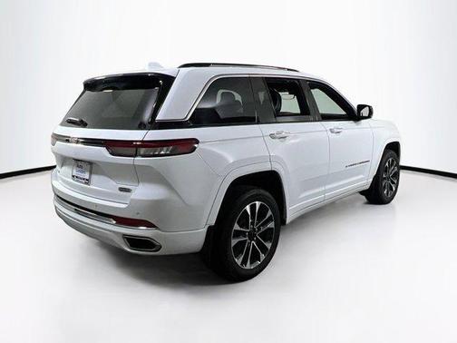 2022 Jeep Grand Cherokee Overland