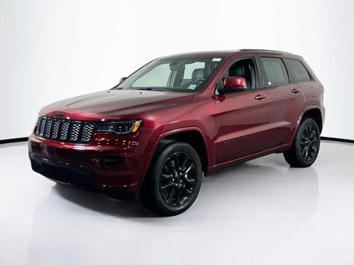 Velvet Red Pearlcoat 2022 Jeep Grand Cherokee Laredo