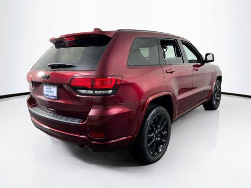 Velvet Red Pearlcoat 2022 Jeep Grand Cherokee Laredo