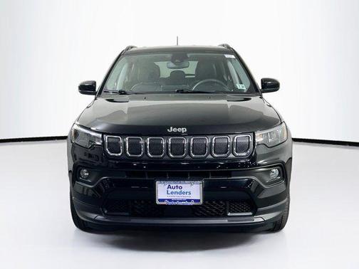 Diamond Black Crystal Pearlcoat 2022 Jeep Compass Latitude