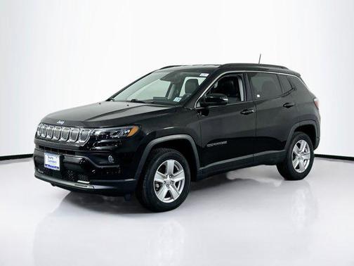 Diamond Black Crystal Pearlcoat 2022 Jeep Compass Latitude