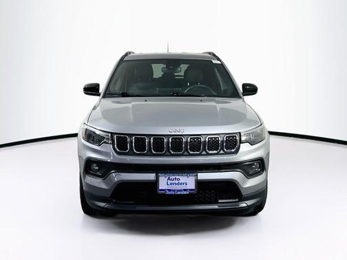 Billet Silver Metallic Clearcoat 2023 Jeep Compass Latitude Lux