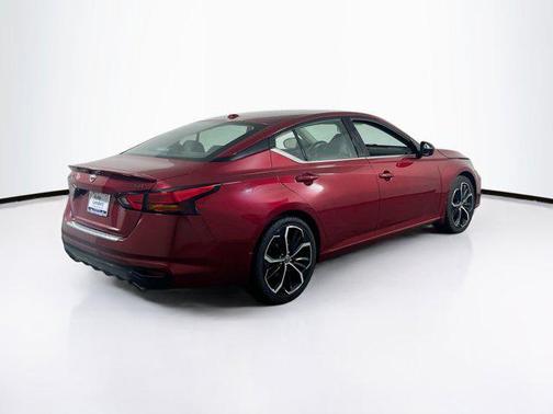 2023 Nissan Altima SR FWD