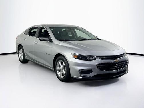 Silver Ice Metallic 2017 Chevrolet Malibu 1LS