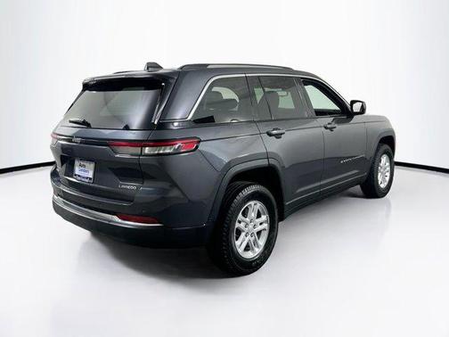 2022 Jeep Grand Cherokee Laredo