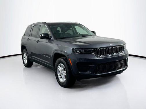 2022 Jeep Grand Cherokee Laredo