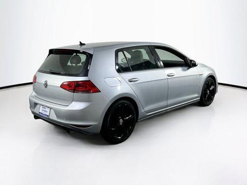 2015 Volkswagen Golf GTI 2.0T SE 4-Door