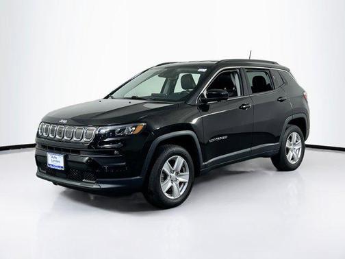 Diamond Black Crystal Pearlcoat 2022 Jeep Compass Latitude