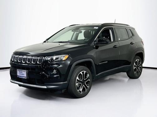 Diamond Black Crystal Pearlcoat 2022 Jeep Compass Limited