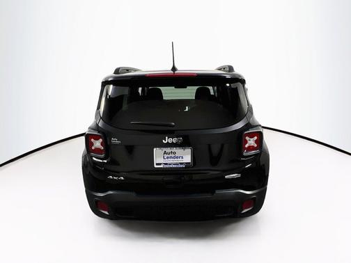 Black Clearcoat 2022 Jeep Renegade Latitude