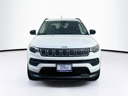 Bright White Clearcoat 2022 Jeep Compass Latitude