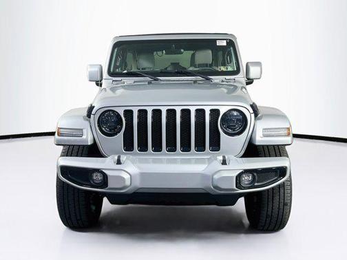Silver Zynith Clearcoat 2023 Jeep Wrangler 4-Door High Altitude 4x4