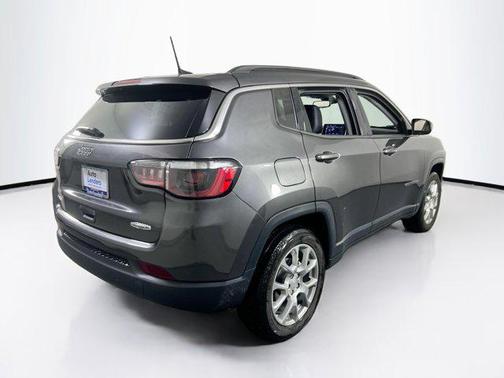 Granite Crystal Metallic Clearcoat 2022 Jeep Compass Latitude Lux