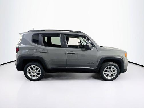 Sting-Gray Clearcoat 2022 Jeep Renegade Latitude