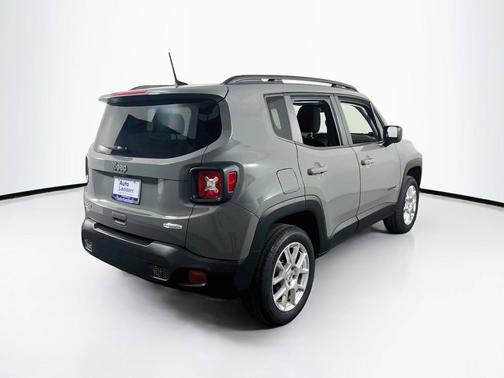 Sting-Gray Clearcoat 2022 Jeep Renegade Latitude