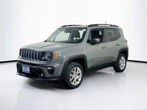 Sting-Gray Clearcoat 2022 Jeep Renegade Latitude