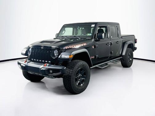Black Clearcoat 2023 Jeep Gladiator Mojave 4x4