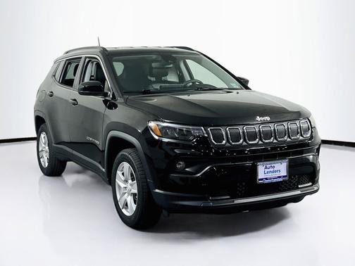 Diamond Black Crystal Pearlcoat 2022 Jeep Compass Latitude